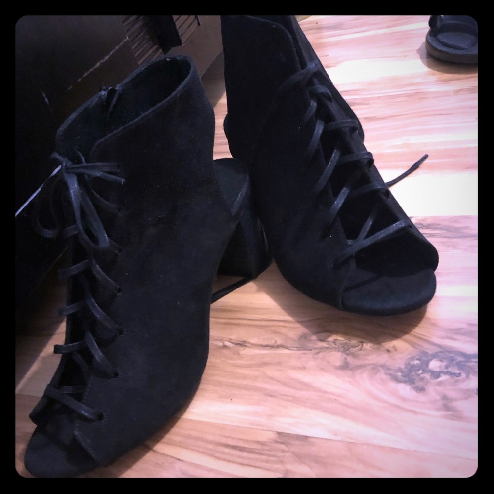 Laced heels